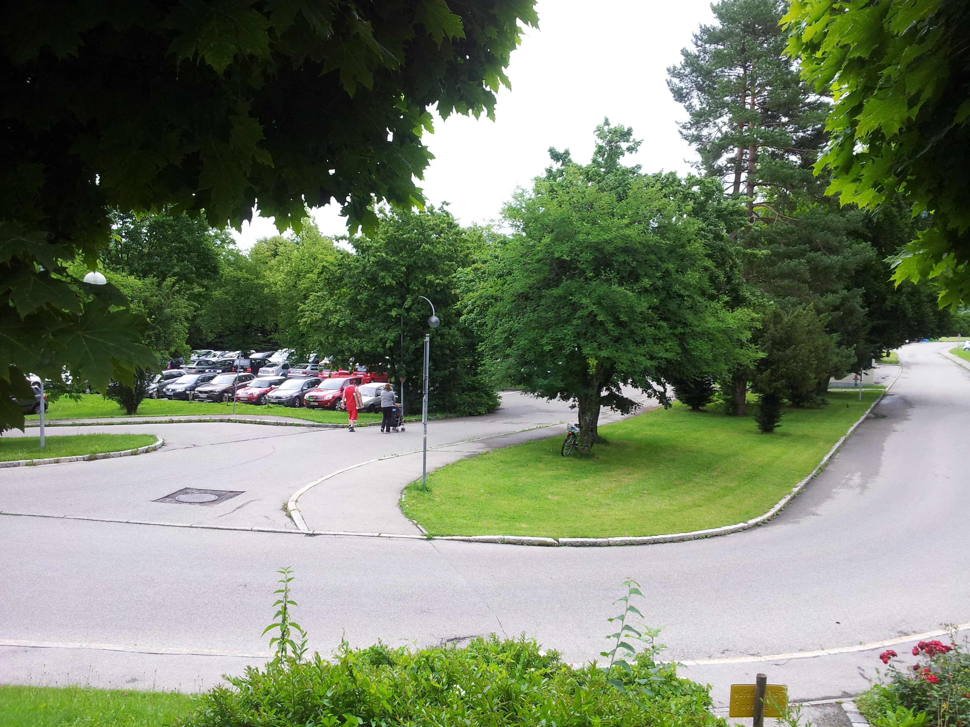 Parkfl�chen an der Klinik